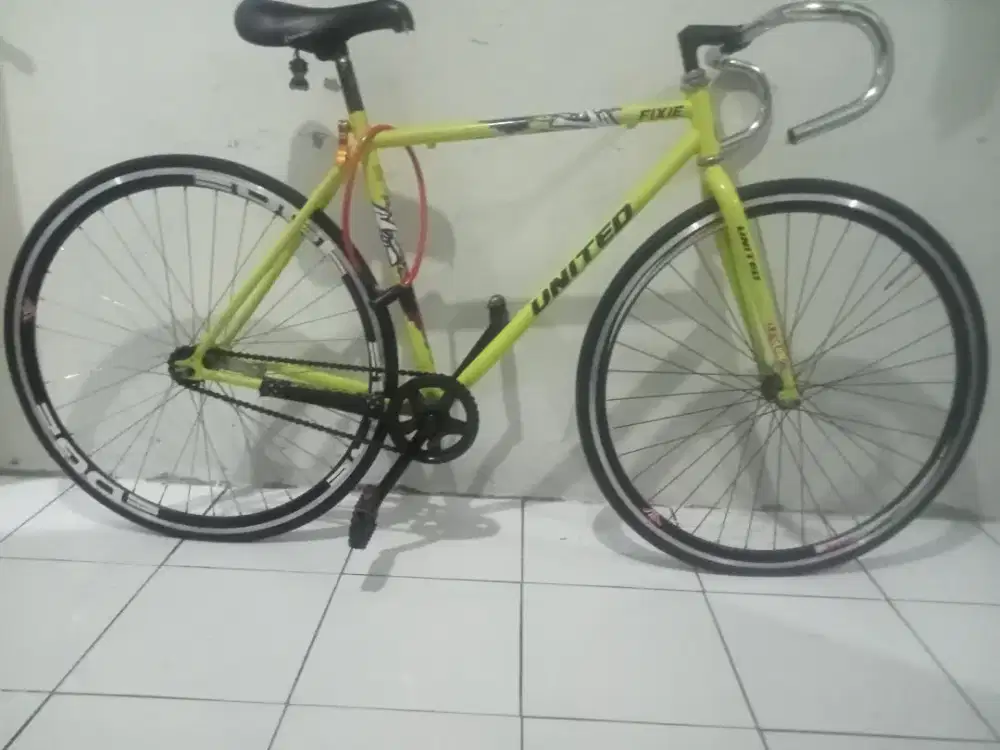 SEPEDA FIXIE UNITED LOKAL L