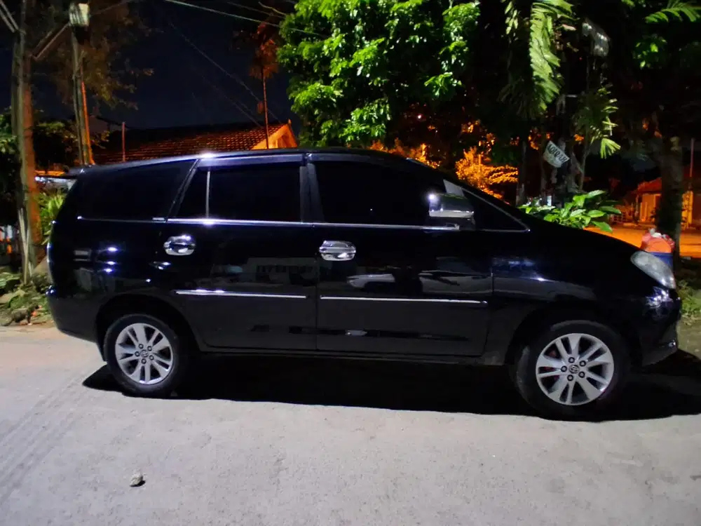 Toyota Kijang Innova 2005 Bensin