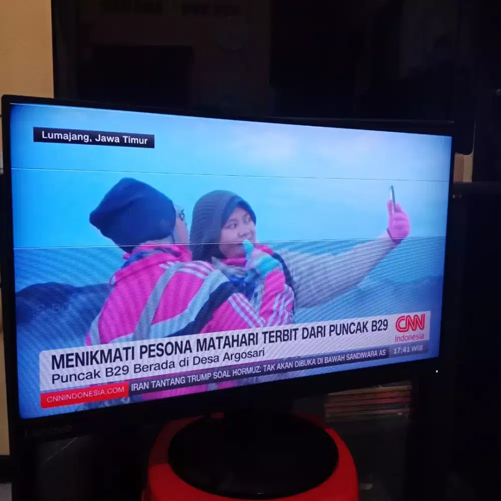 Monitor Lenovo D24-20 minus bergaris separuh