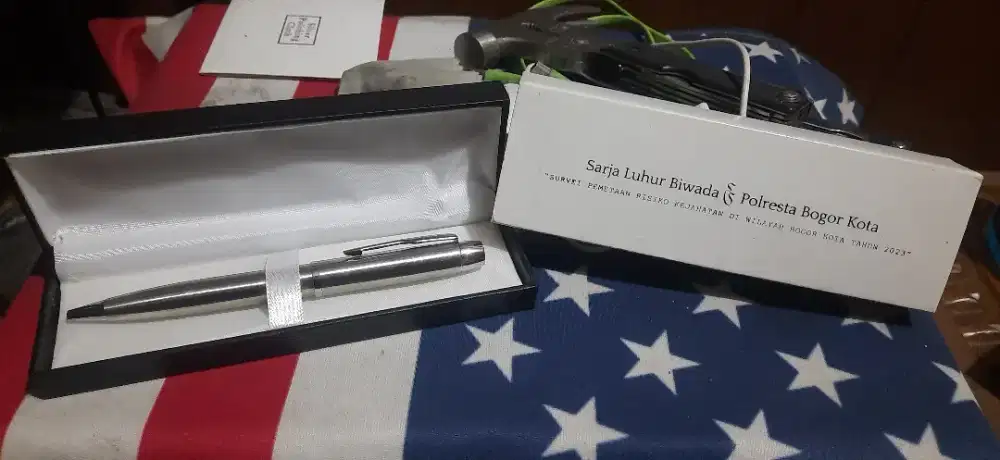 Ballpoint kenang2 an Parker England