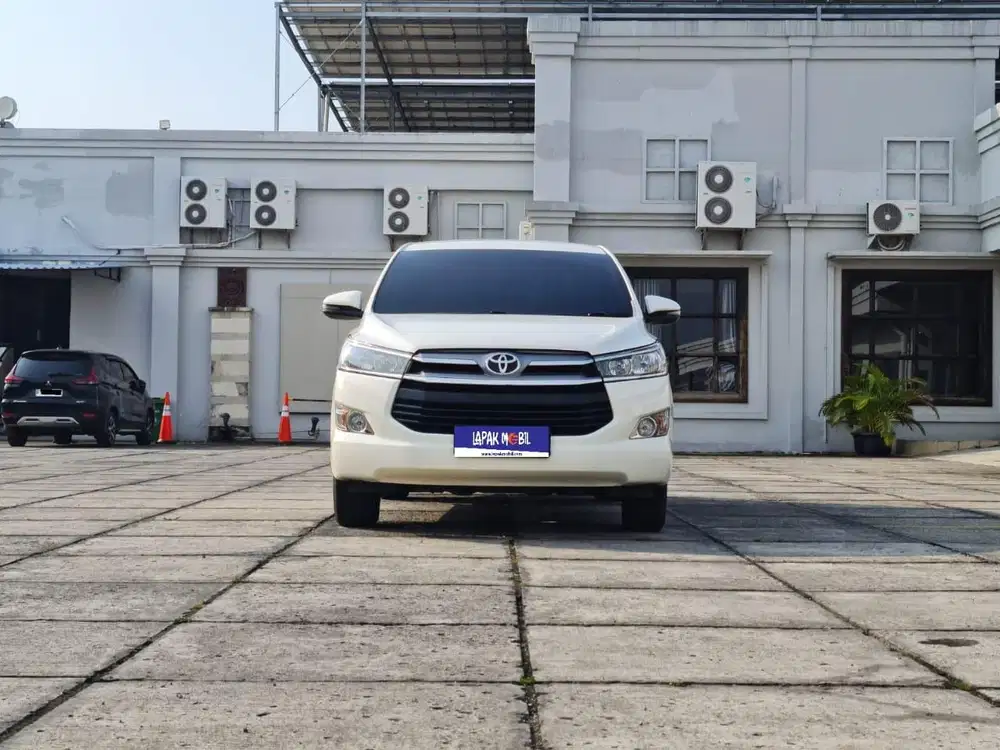 Toyota Kijang Innova 2.4 G MATIC AT Solar 2018 Putih KM 57RB