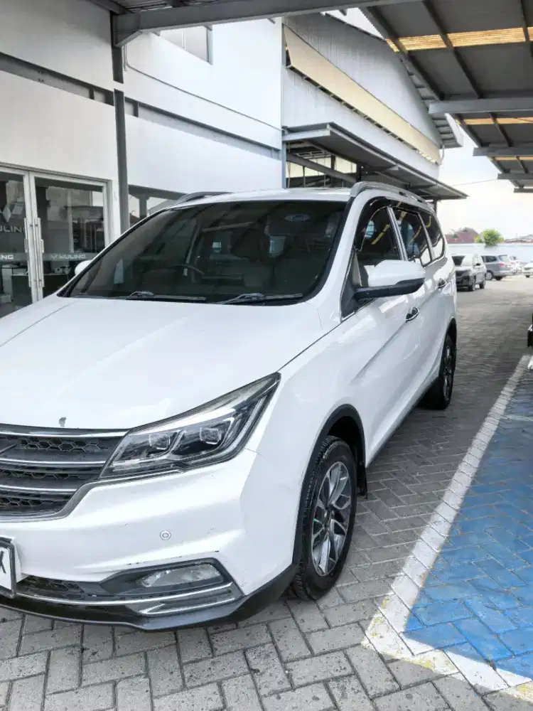 Wuling Cortez 1.8L Lux+ AMT 2018