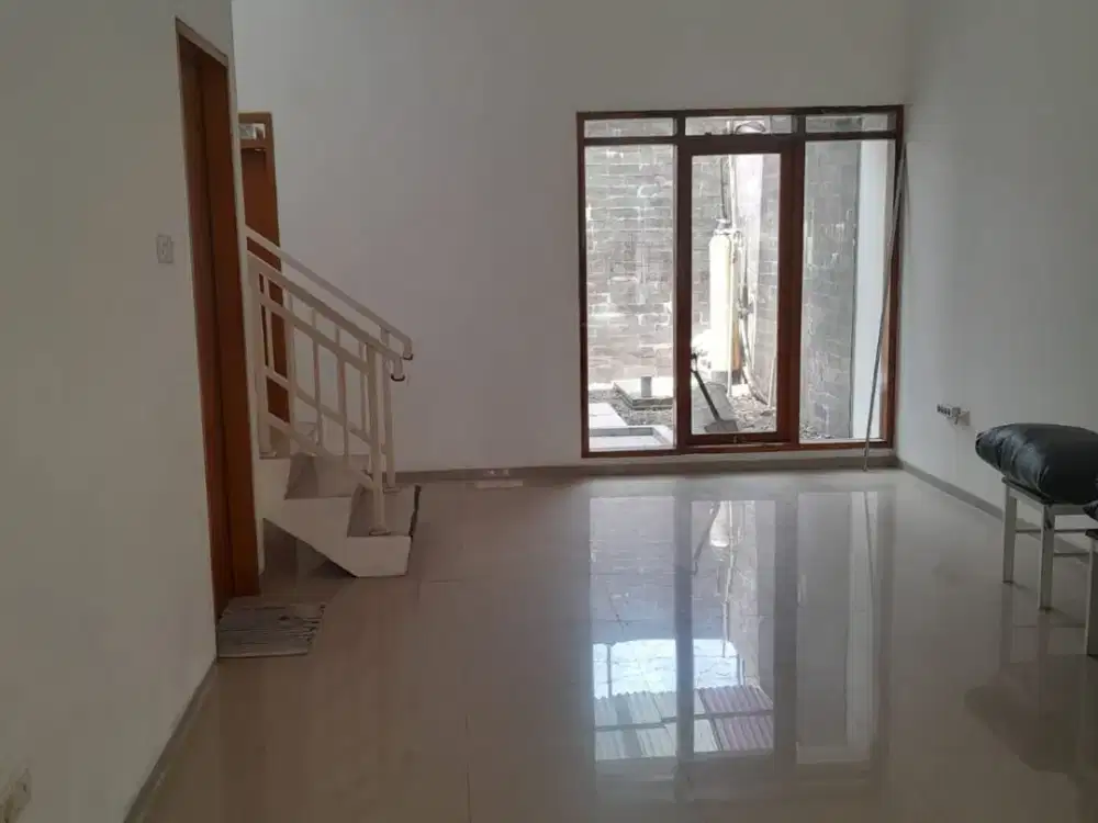 rumah di antapani 4 kamar dekat sekolah dan mall