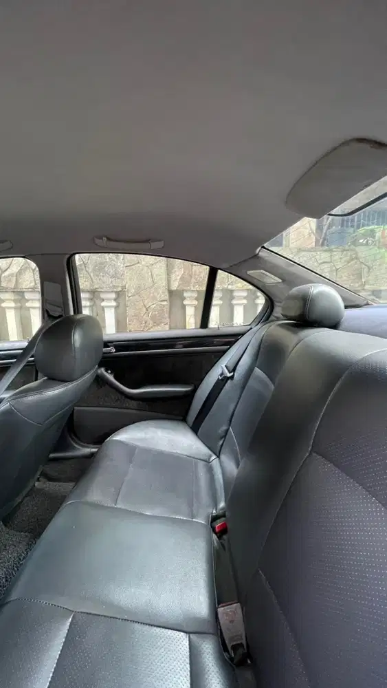 BMW 318i 2001 Bensin