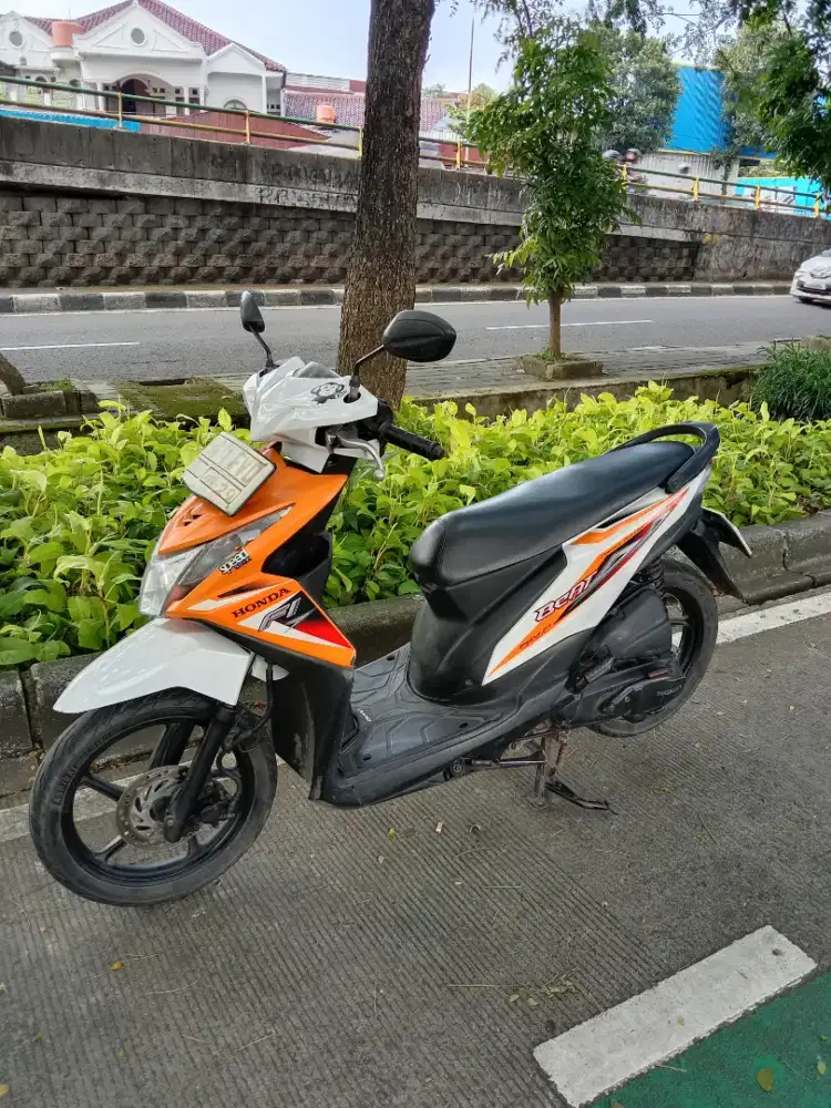 Honda beat FI warna orange putih tahun 2014 surat surat lengkap