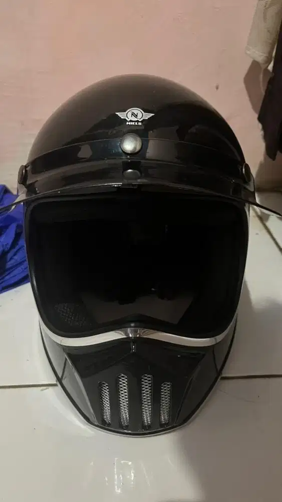 helm cakil warna hitam