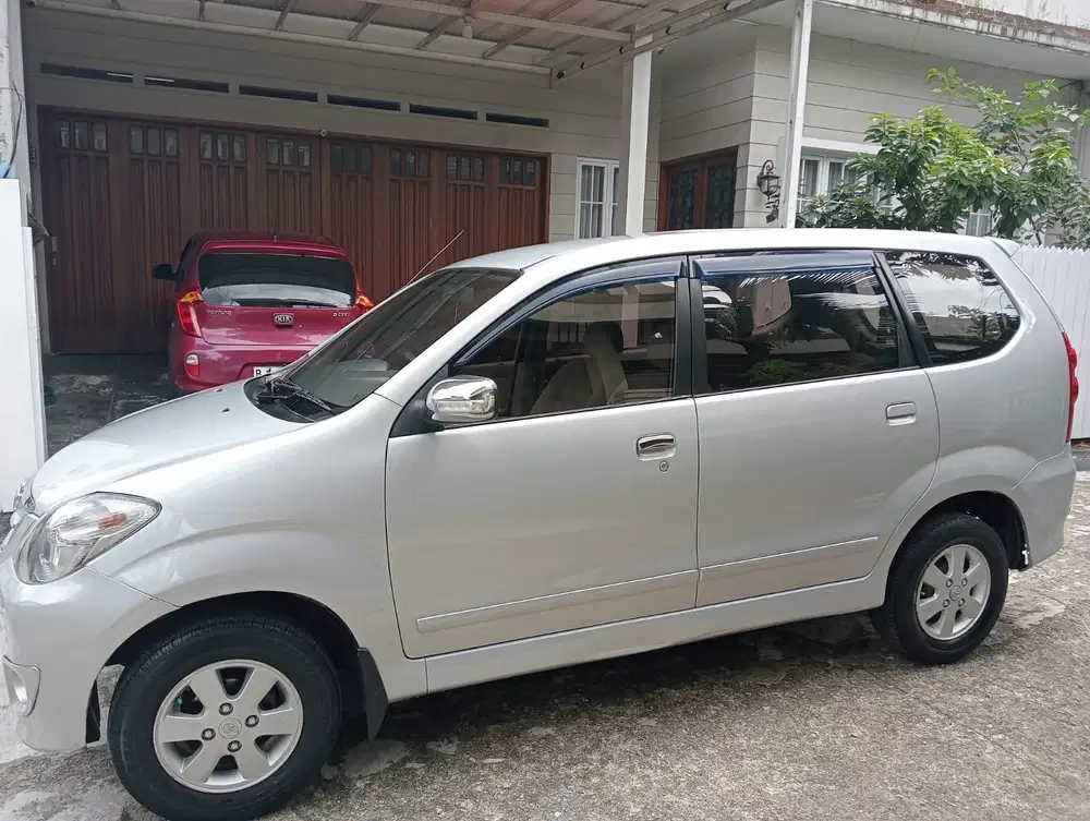 Toyota Avanza 2010 Bensin
