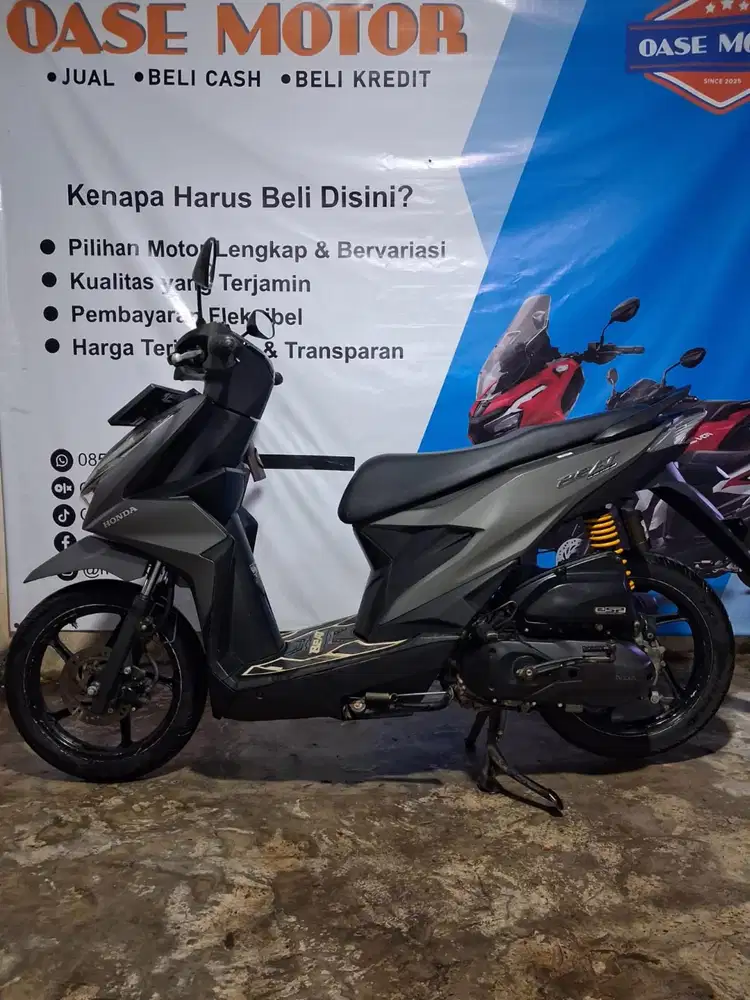 (B) Honda Beat Deluxe CBS ISS Tahun 2023
