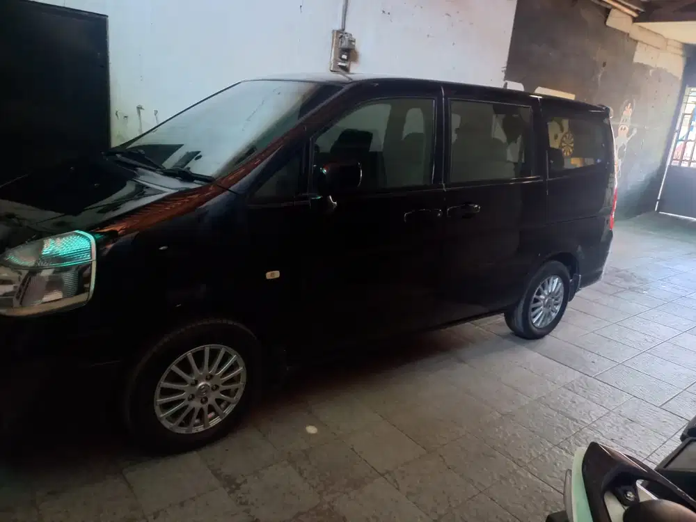 Nissan Serena 2010 Bensin