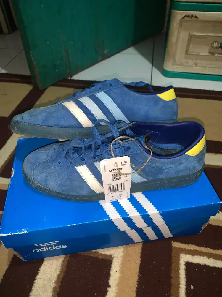Sepatu Adidas Amsterdam