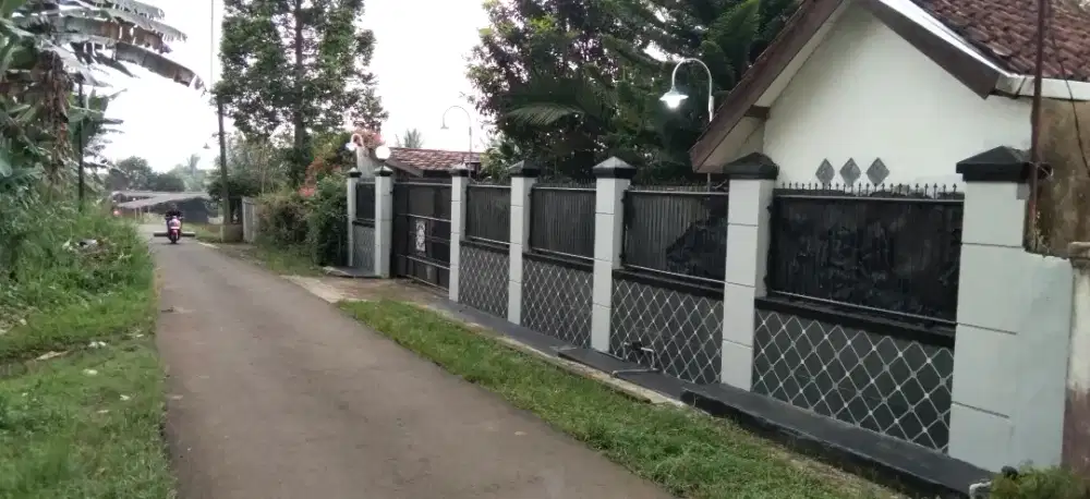 DIJUAL RUMAH MURAH DAN TANAH LUAS 1008 M  SIAP HUNI CIAMPEA BOGOR