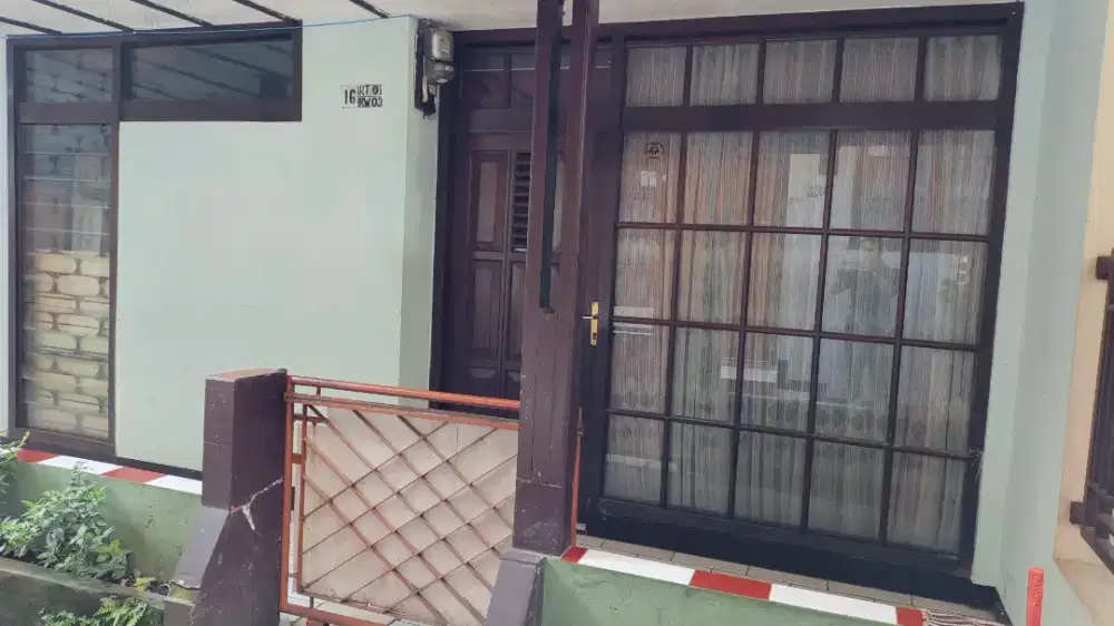 DISEWA/DIKONTRAKAN RUMAH SIAP HUNI SARIJADI 2 KAMAR TIDUR