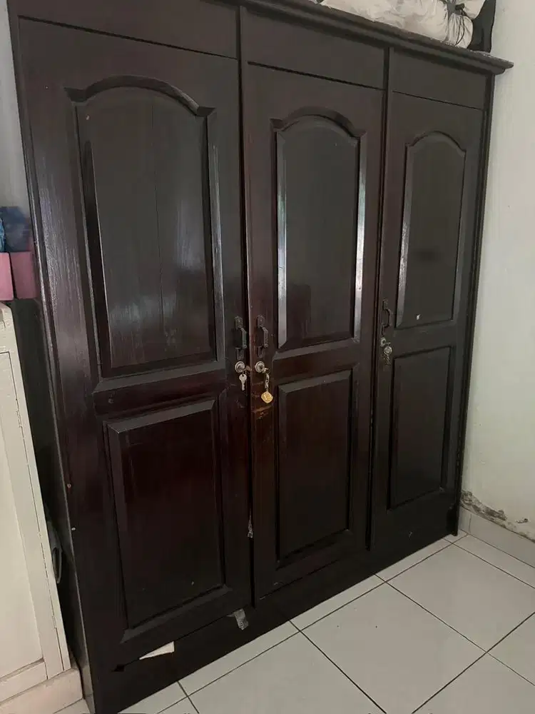 LEMARI KAYU JATI BELANDA