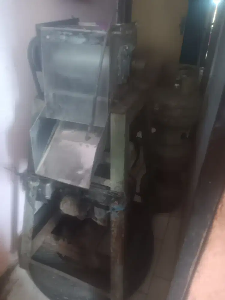 Mesin parutan kelapa merk Honda GX 160