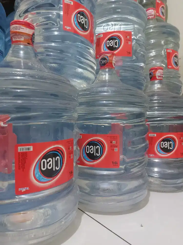 Air minum kemasan galon cleo