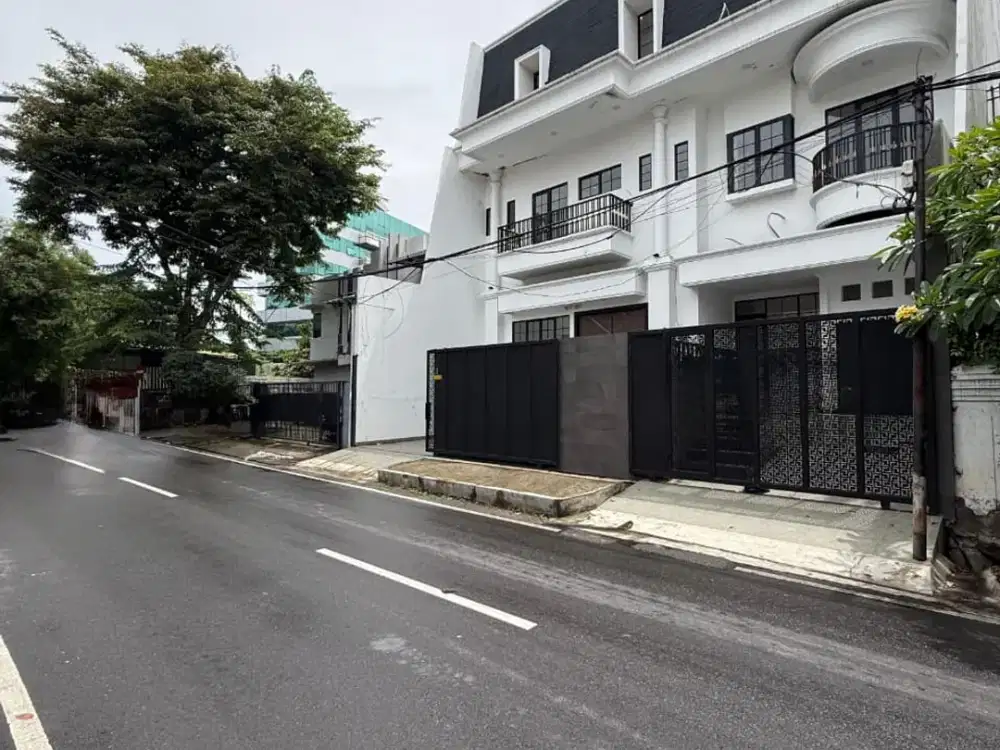 DIJUAL RUMAH BARU SIAP HUNI DI TOMANG (RUMAH PINGGIR JALAN BESAR, BELAKANG GEDUNG PANORAMA)