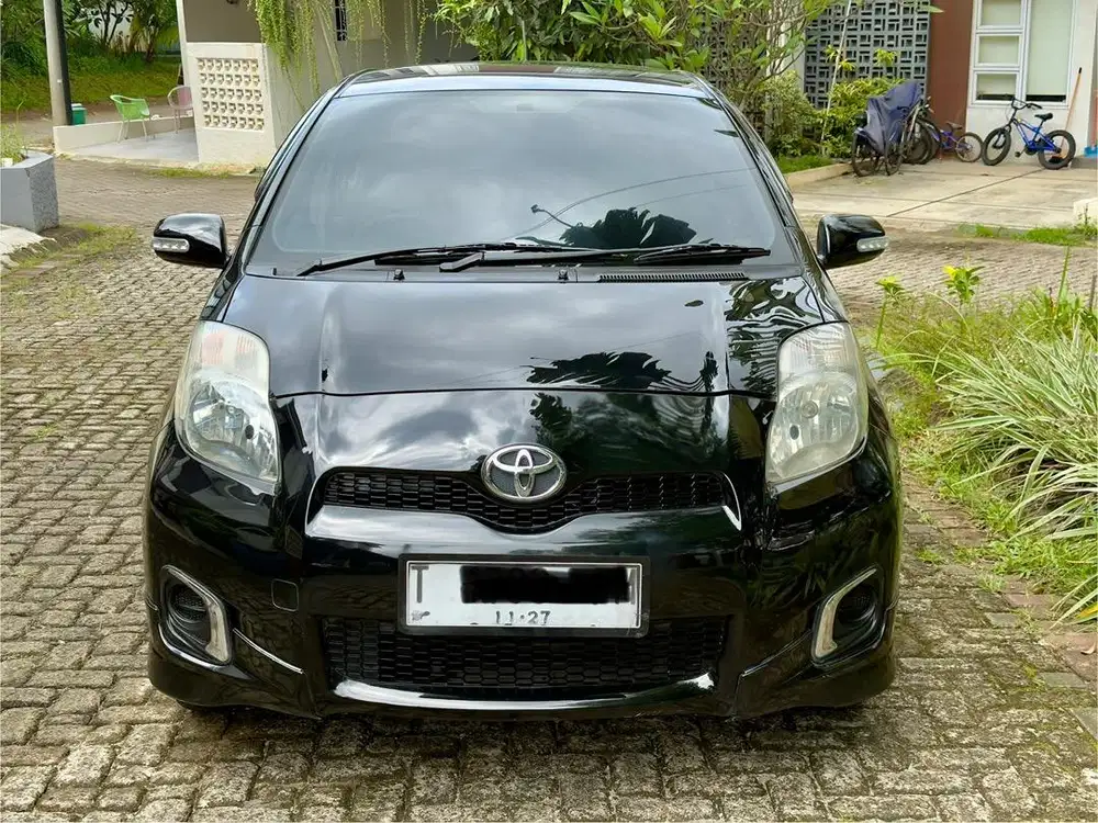 (CASH) Toyota Yaris 2012 E Manual