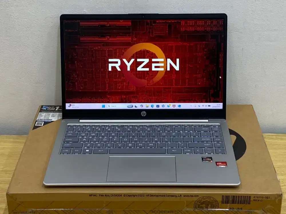 Laptop HP 14-em0xxx Prcessor AMD Ryzen 3 7320U