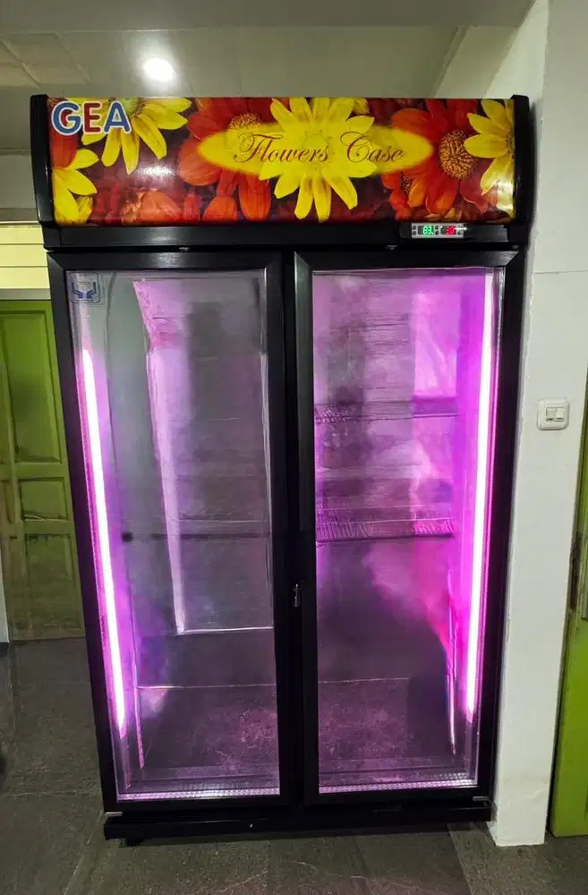Chiller Showcase Florist Bunga