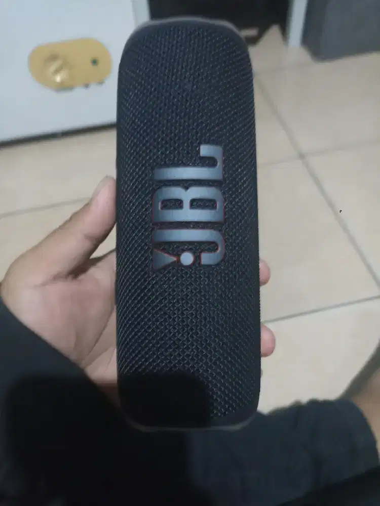 JBL Flip 6 Warna Hitam