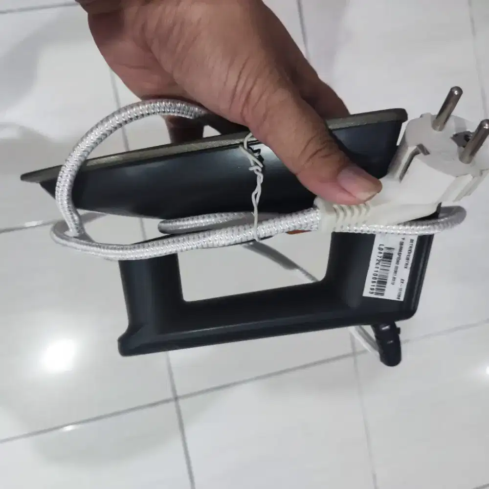 Setrika maspion jarang pakai seperti baru normal semua