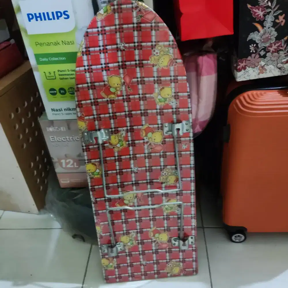 Meja setrika lipat  masih baru