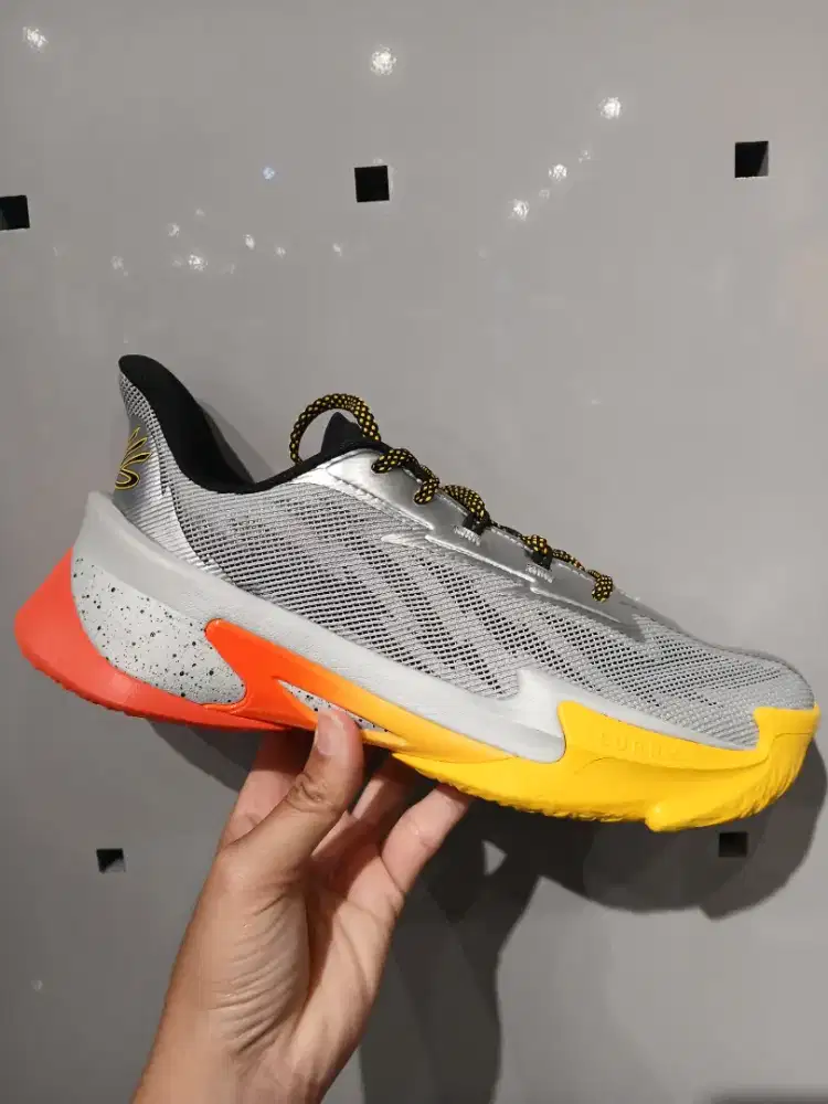 Sepatu Curry 7 Series