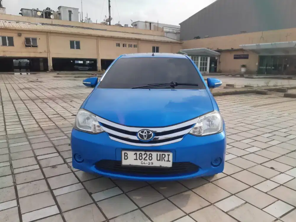 Etios Valco E MT 2014 Kilometer Rendah