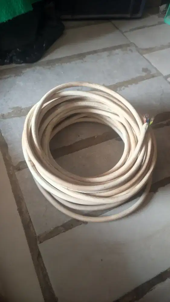 KABEL LISTRIK TEMBAGA 3x2.5 SERABUT SUPREME NYMHY 18 METER