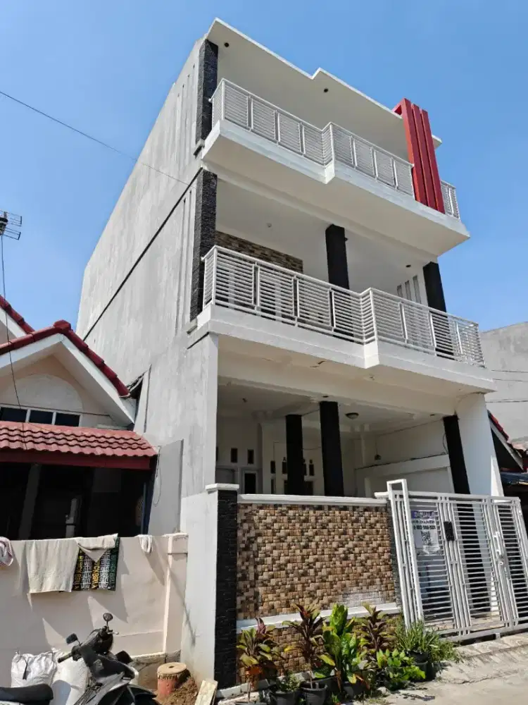 RUMAH 3 LANTAI TAMAN HARAPAN BARU