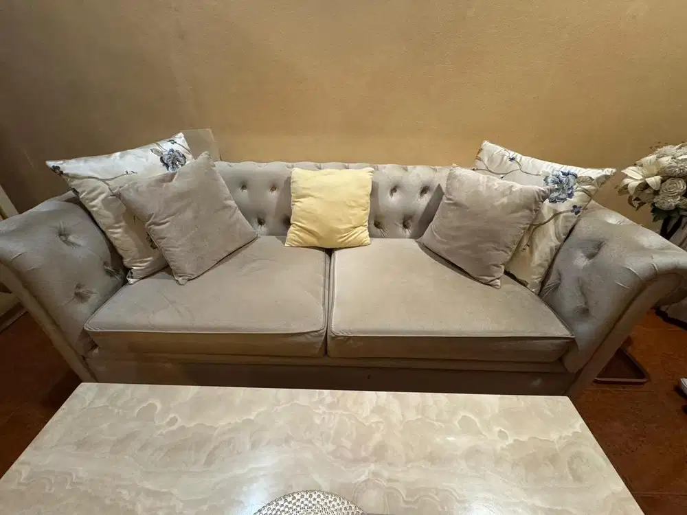sofa set chesterfield meja ruang tamu