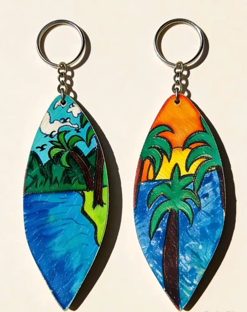 JUDUL: jual 
Gantungan Kunci Kayu Gambar 2 Sisi - Desain Unik & Detail