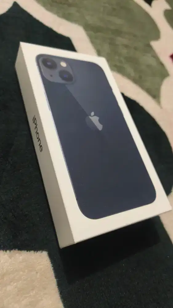 Apple iPhone 13 128GB Midnight ex iBox + Apple 20W USB-C Power Adapter