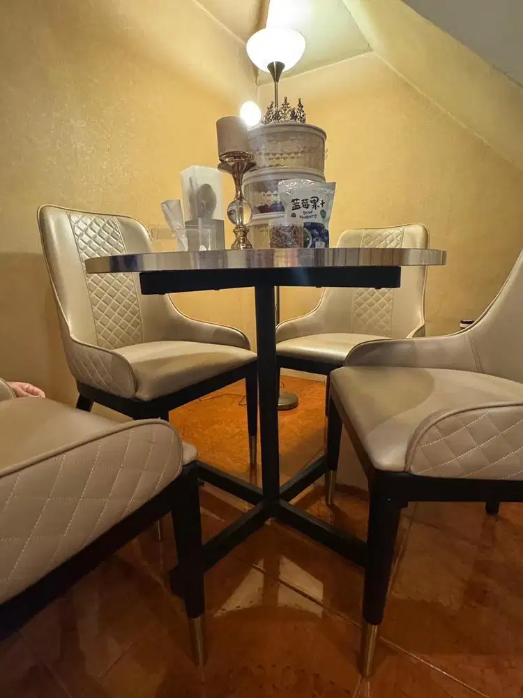 Kursi meja makan ( bonus meja )