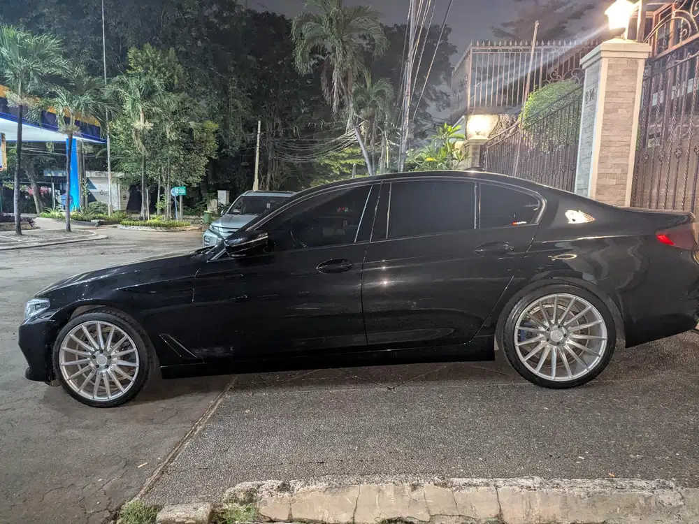 BMW 520i 2019 Bensin