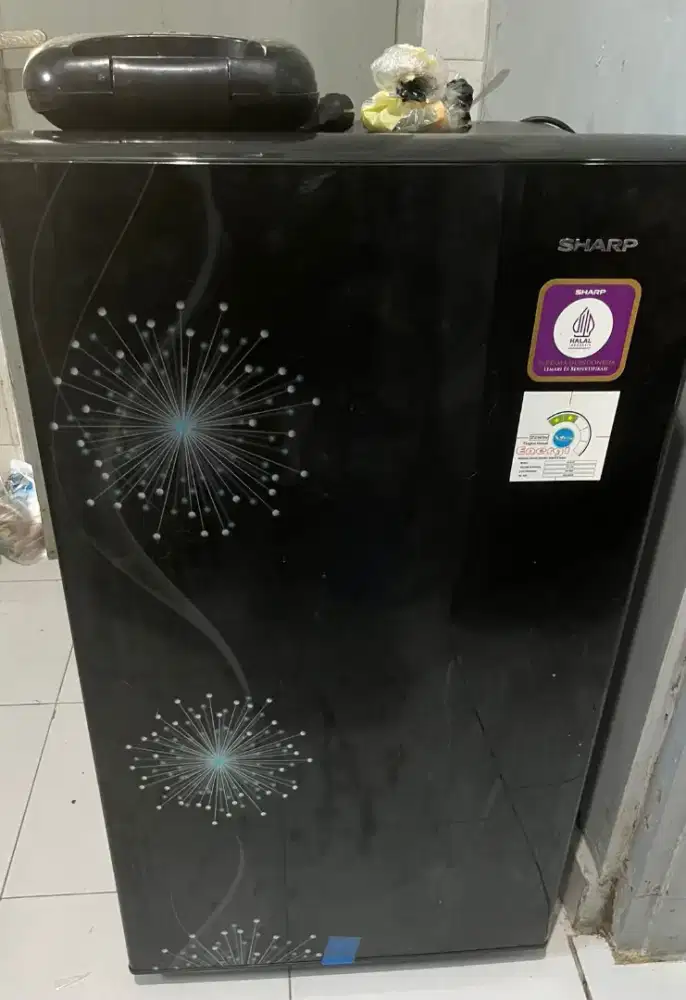 Barang masih bagus cuma pendingin ya aja tidak terlalu dingin