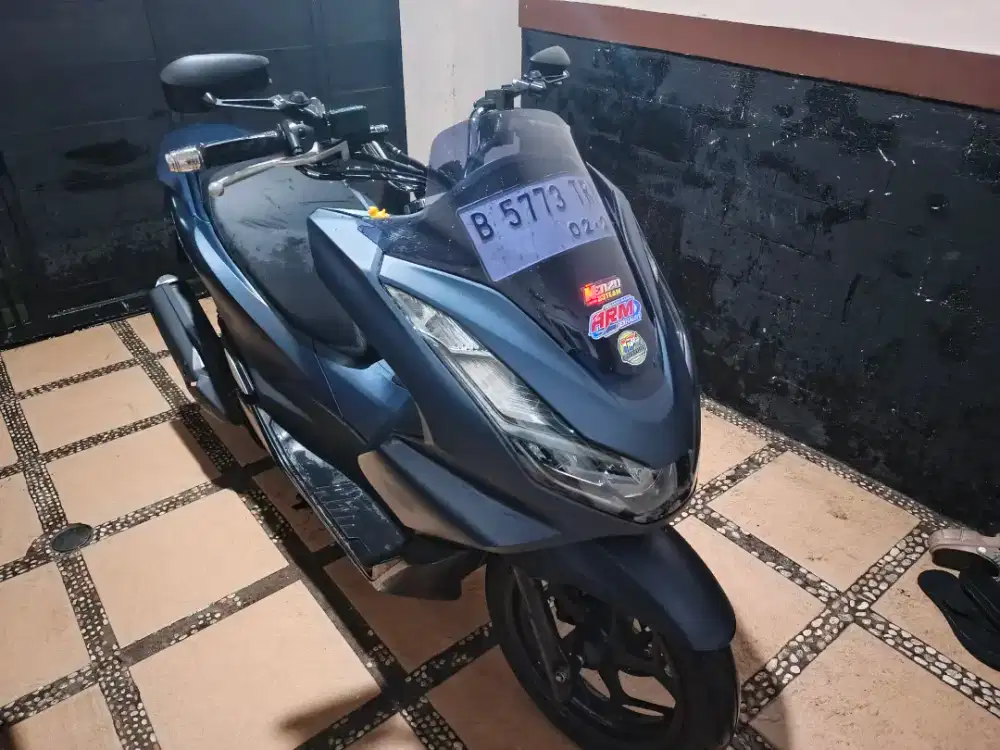 PCX HONDA 160 .