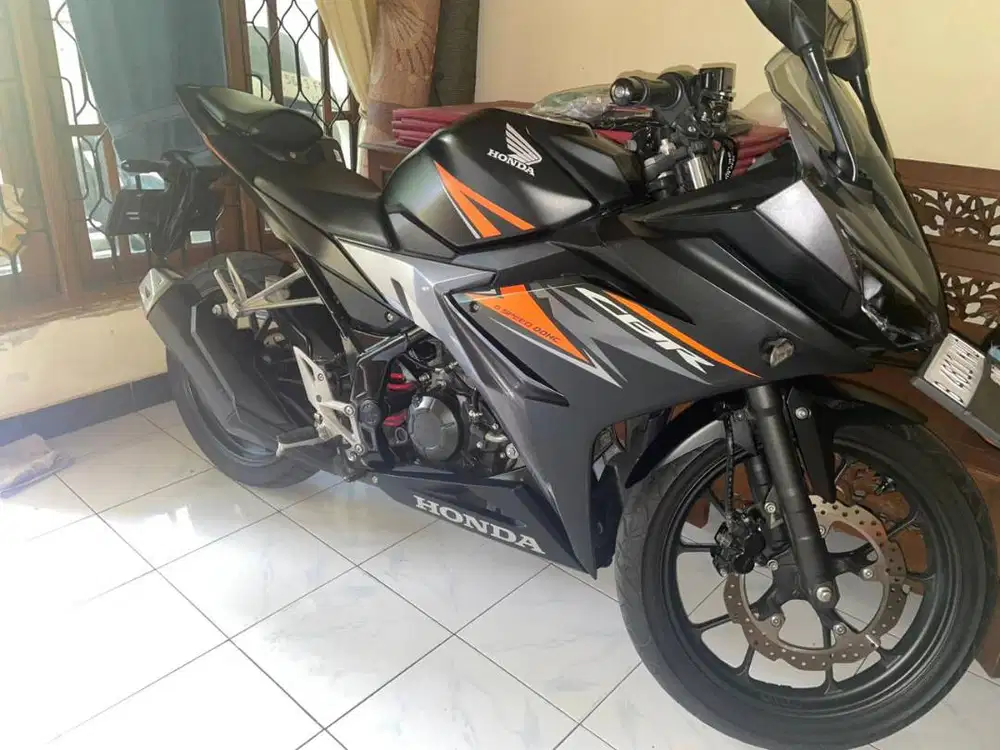 HONDA CBR 150R K45N 2019 HITAM ORANGE KM LOW SUPERB PAJAK PANJANG