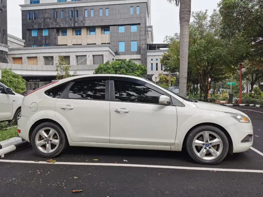 Jual Cepat Ford Focus 1.8 2010 Putih