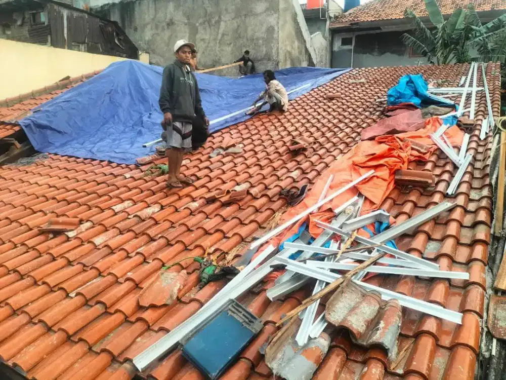 Jasa tukang atap bocor dan renovasi atap