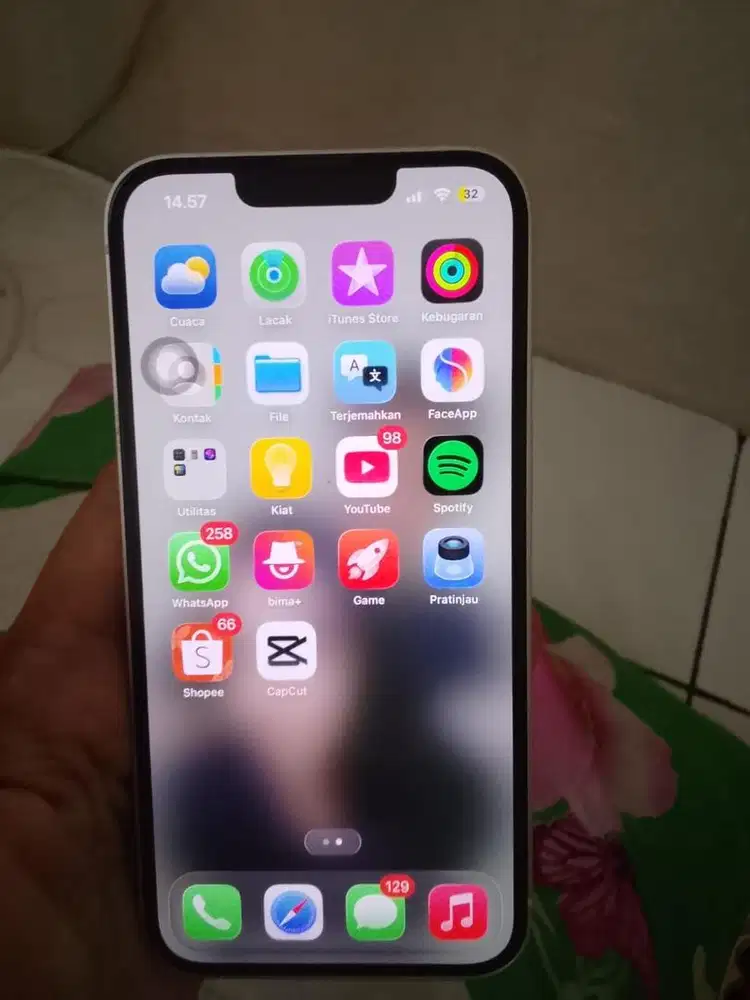 Iphone 13 basic,128 warna putih