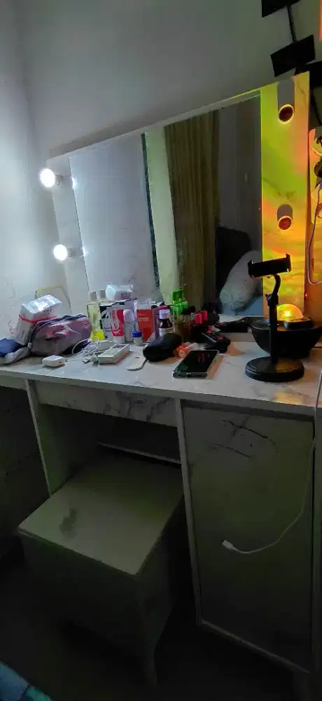 Set meja rias lampu LED