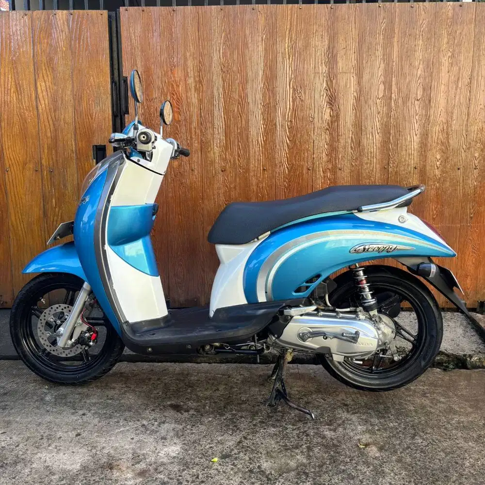 SCOOPY 2012 SURAT LENGKAP PAJAK AKTIF SIAP PAKE NO KENDALA KONDISI OKE