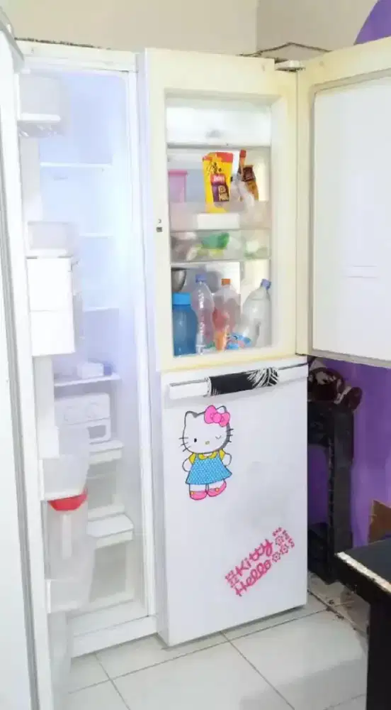 Jual cpt Bu Kulkas Sidebyside LG Inverter 3 pintu,kondisi normal,nego