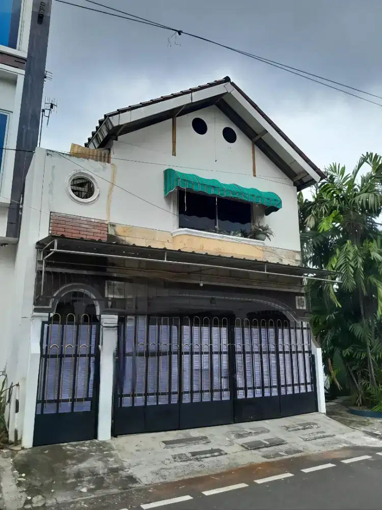 Jual cepat rumah lokasi strategis. Cempaka Putih Tengah Jakarta Pusat.