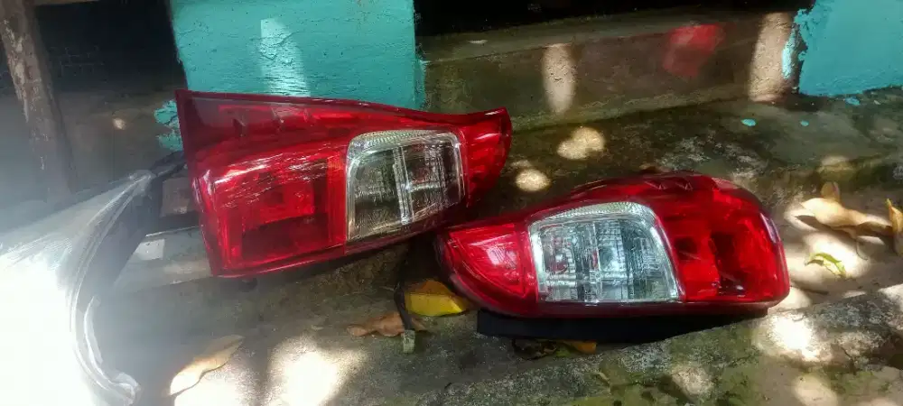 1 Set stoplamp kiri & kanan