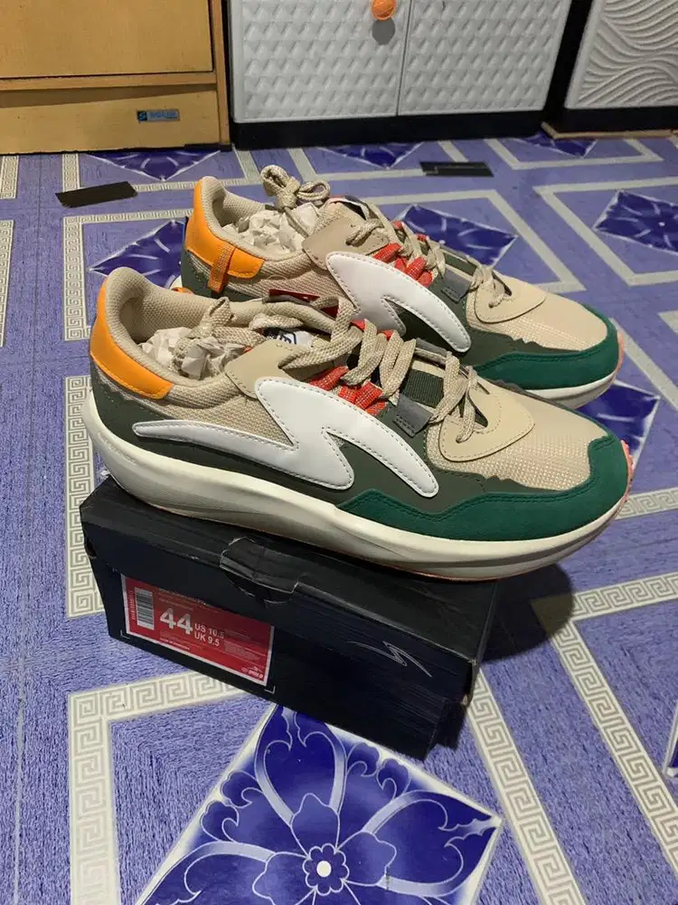 Sepatu Specs Earthover