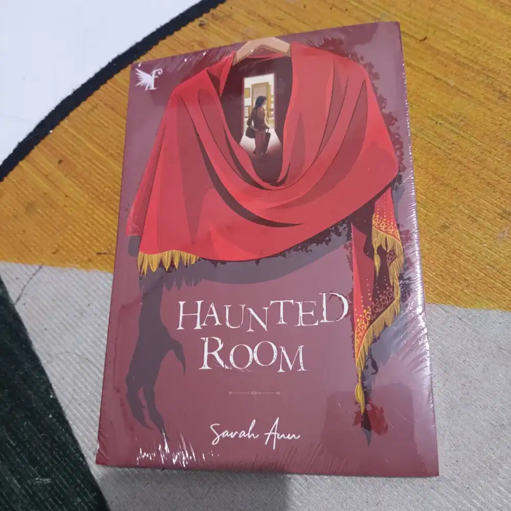 Novel Haunted Room karya Sarah Ann