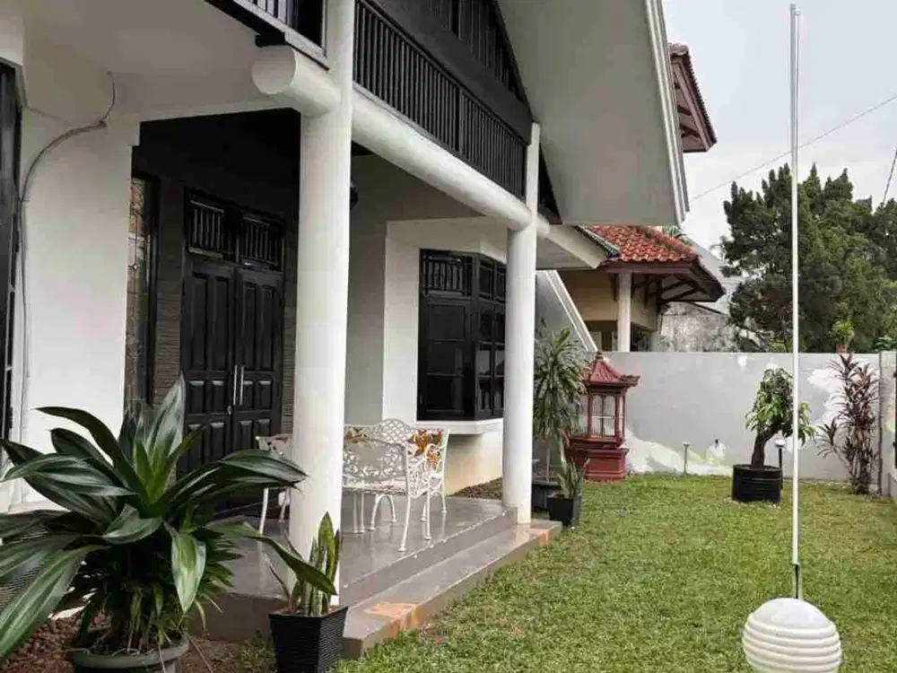 Rumah baru renovasi yang luas 475 m2 asri dan nyaman lingkungan elit di jakapermai bekasi Selatan