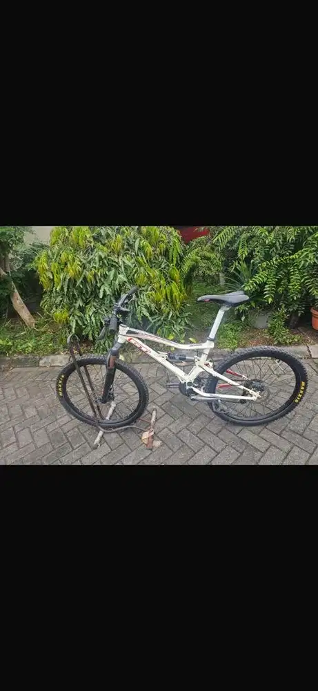 Sepeda GT Sensor 4.0.